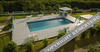 Royal Cove Hotel Jennings ภายนอก รูปภาพ