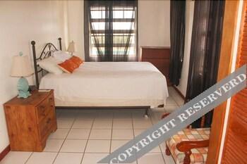 Royal Cove Hotel Jennings ภายนอก รูปภาพ